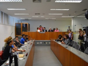 http://www.mariliacampos.com.br/fotos/18112016-audiencia-publica-alunos-da-ocupacao-ufmg-agredidos-pela-pmmg