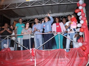 http://www.mariliacampos.com.br/fotos/02092016-comicio-glacialdo-prefeito-esmeraldas