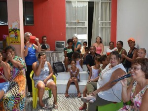 http://www.mariliacampos.com.br/fotos/28102016-reunioes-da-rua-hercoles-e-birro-buganville