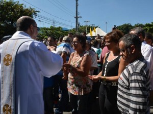 http://www.mariliacampos.com.br/fotos/01052016-dia-do-trabalhador-missa-praca-da-cemig