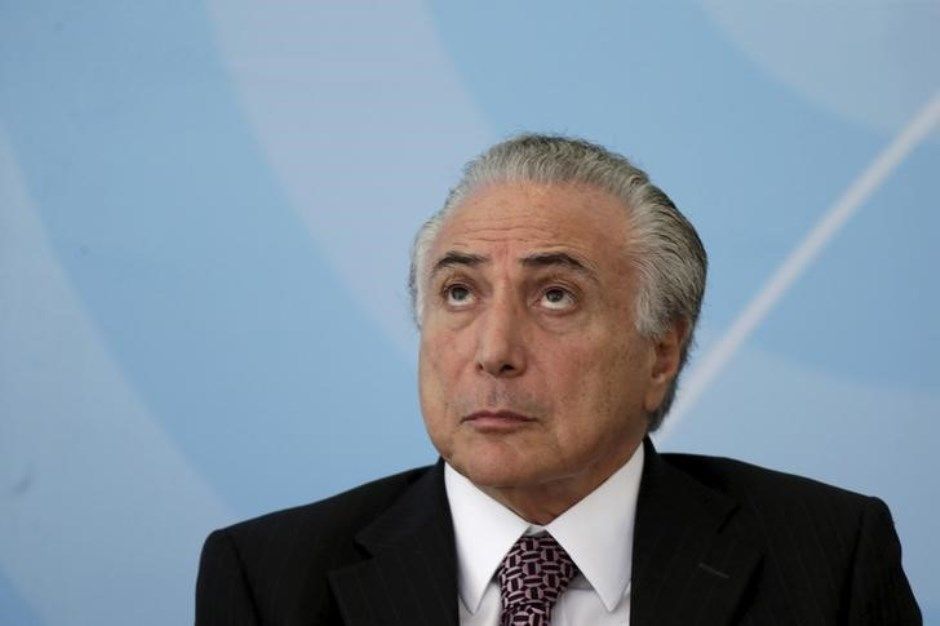 temer_olhando.jpg